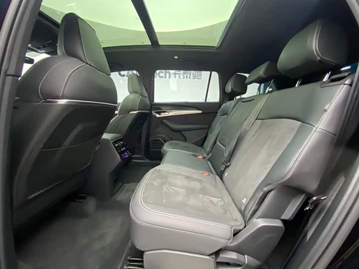 Audi Q6 2023 45 TFSI quattro — фото 27