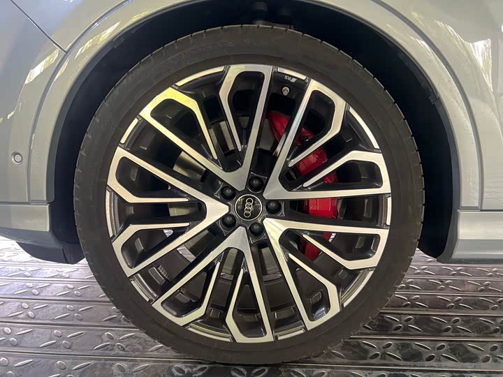Audi SQ 7 2024 4.0 TFSI — фото 18