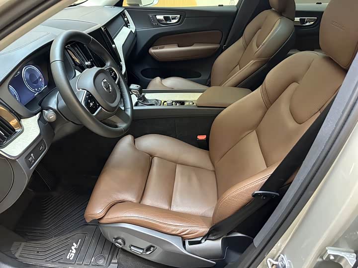 Volvo XC60 2020 T 5 4 WD — фото 5