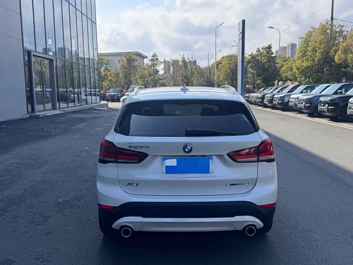 BMW X1 2021 s Drive 25 Li Leading — фото 16