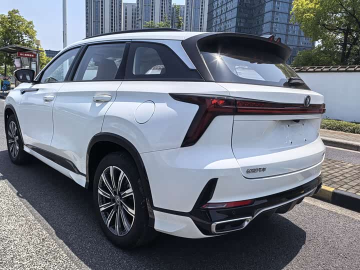 Changan CS75 PLUS 2023 1.5 T ATLuxury — фото 12