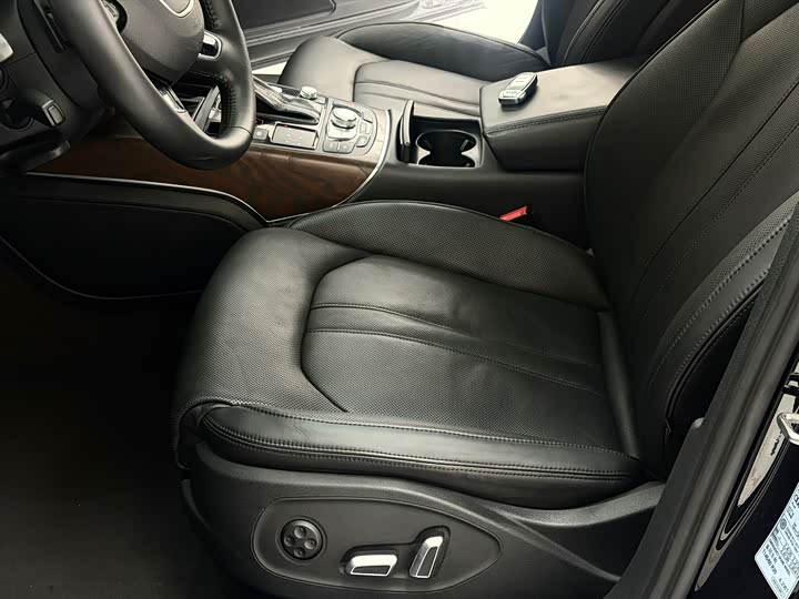 Audi A6L 2016 50 TFSI quattro Luxury — фото 16