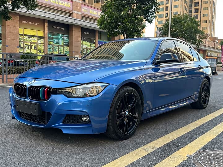 BMW 3-Series 2018 320i M — фото 1