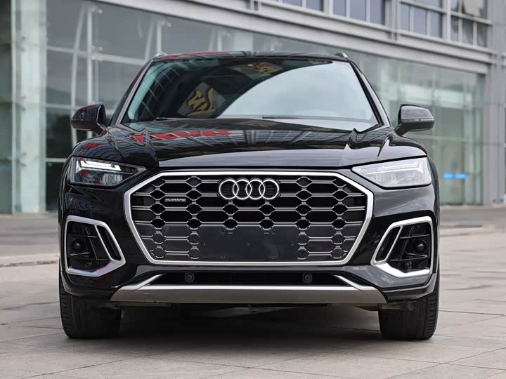 Audi Q5L 2022 40 T — фото 2