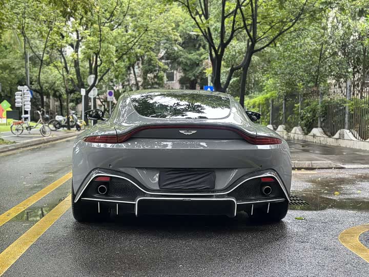 Aston Martin V8 Vantage 2018 4.0 T V 8 Coupe — фото 3