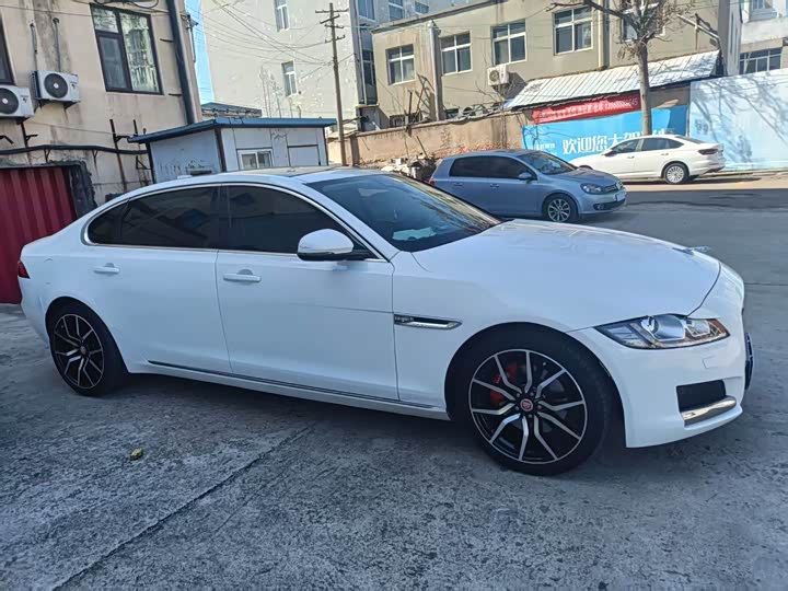 Jaguar XFL 2017 XFL 2.0 T 200 PS — фото 2