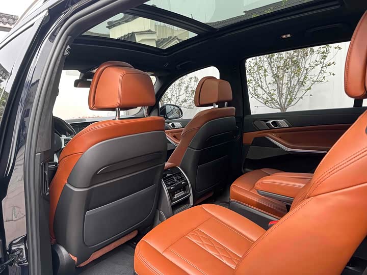 BMW X7 2021 x Drive 40i M — фото 11