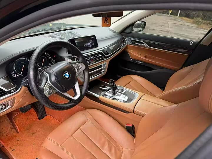 BMW 7-Series 2016 730 Li Leading — фото 7