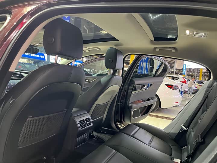 Jaguar XEL 2021 2.0 T 250 PS S — фото 12