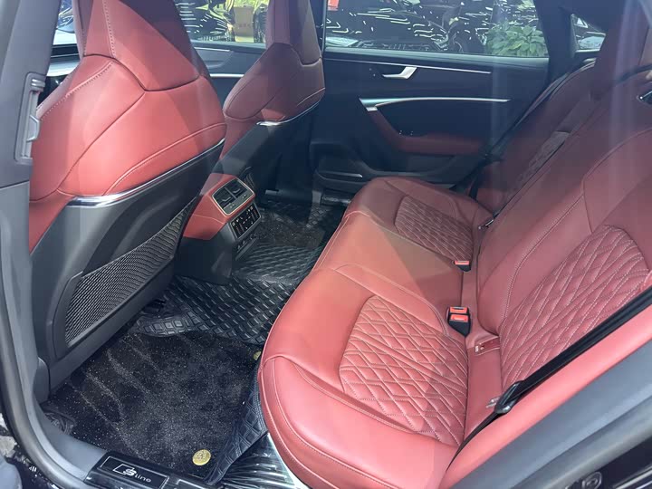 Audi A7L 2024 55 TFSI quattro S-line — фото 8