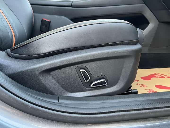 Changan UNI-V 2024 1.5 T Premium — фото 21