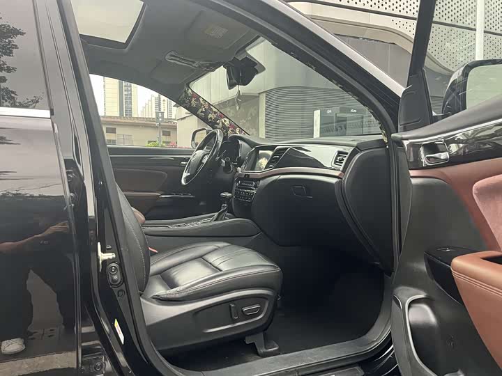 Trumpchi GS8 2017 320 T 2 WD ( ) — фото 26