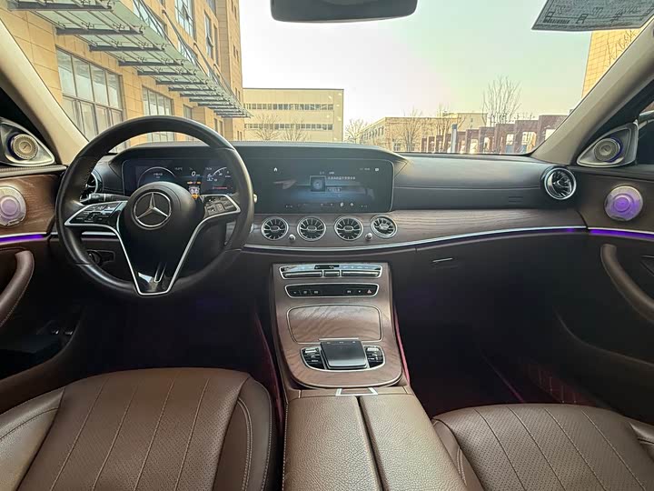 Mercedes-Benz E-Class 2022 E 350 e L — фото 13