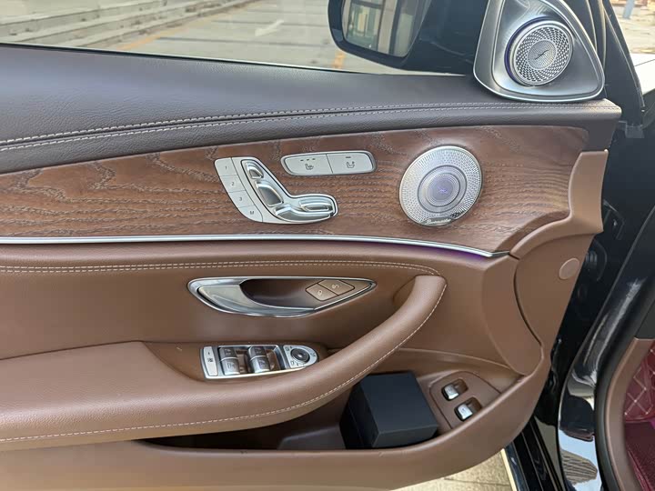 Mercedes-Benz E-Class 2022 E 350 e L — фото 7