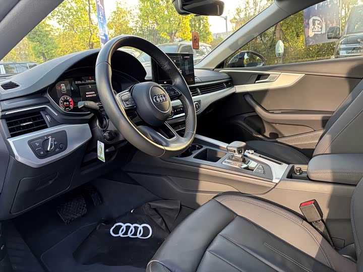 Audi A5 Sportback 40 TFSI — фото 4