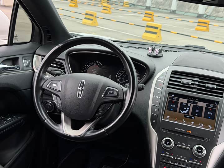 Lincoln MKC 2017 2.0 T 2 WD — фото 11