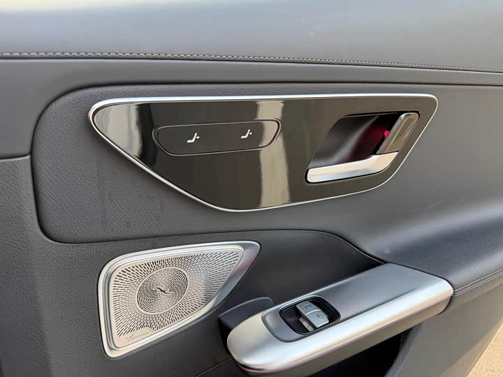 Mercedes-Benz C-Class 2022 C 260 L — фото 8