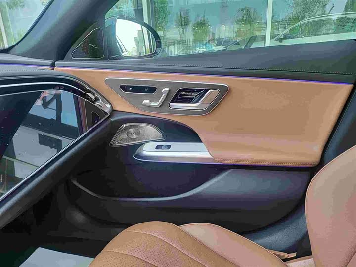 Mercedes-Benz E-Class 2024 E 300 L Luxury — фото 12
