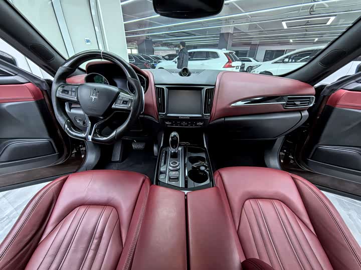 Maserati Levante 2016 3.0 T Standard — фото 9