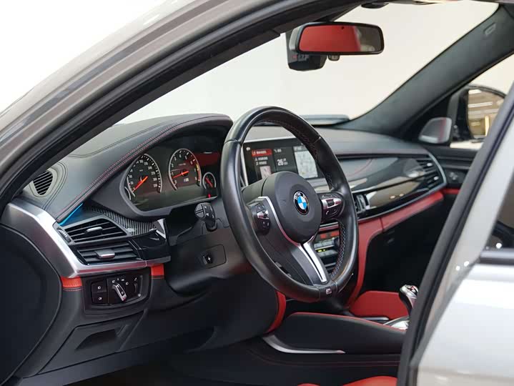 BMW X6 M 2015 X 6 M — фото 15