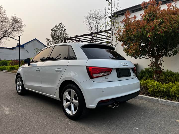 Audi A1 2016 30 TFSI Sportback Design — фото 4
