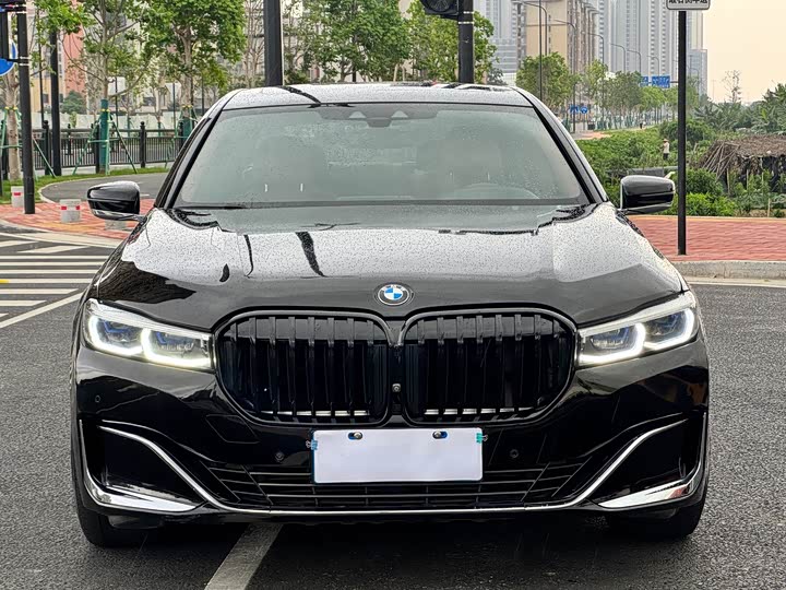 BMW 7-Series 2018 740 Li x Drive M — фото 2