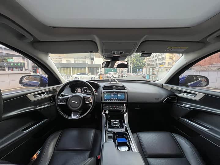 Jaguar XEL 2019 2.0 T 250 PS — фото 8