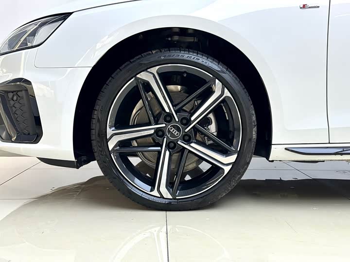 Audi A4L 2025 200 40 TFSI — фото 20