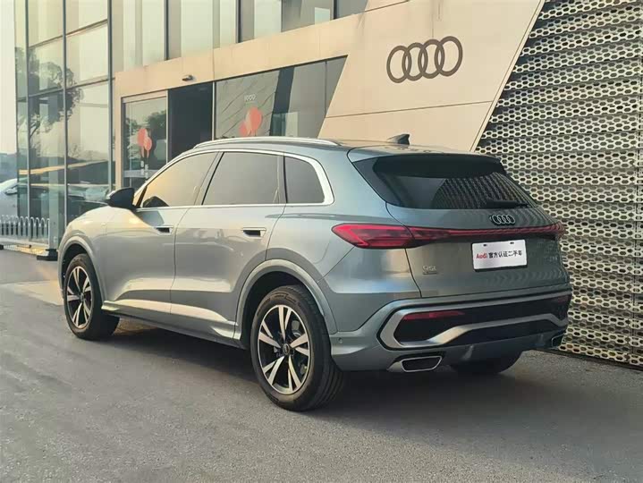 Audi Q5L 2026 2.0 T Luxury — фото 4