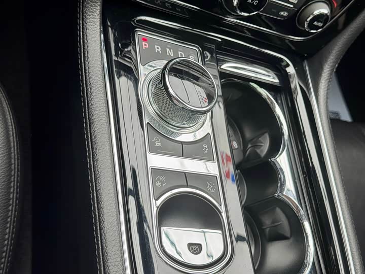 Jaguar XJ 2018 XJL 3.0 SC 2 WD — фото 16