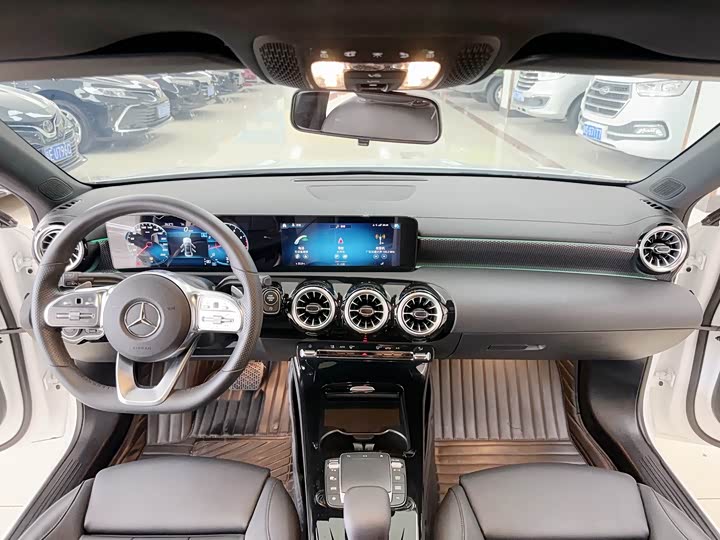 Mercedes-Benz A-Class 2022 A 200 L — фото 10