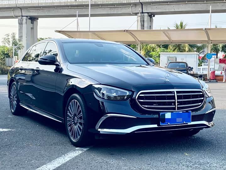Mercedes-Benz E-Class 2023 E 300 L Luxury — фото 3