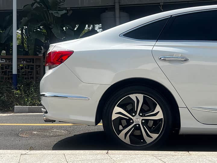 Honda Spirior — фото 12