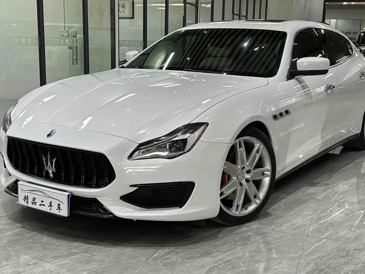 Maserati Quattroporte — фото 7