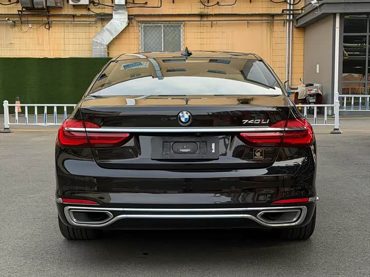 BMW 7 Series 740Li продвинутая — фото 9