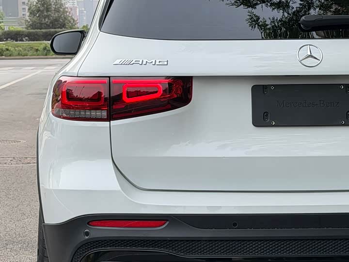 Mercedes-Benz GLB 2023 AMG GLB 35 4 MATIC — фото 14