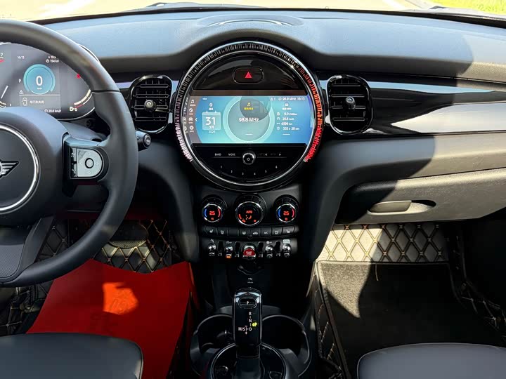MINI Hatch — фото 11