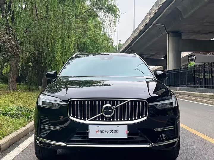 Volvo XC60 2023 B 5 4 WD — фото 2