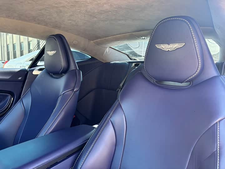 Aston Martin DB11 2019 4.0 T V 8 Coupe — фото 9