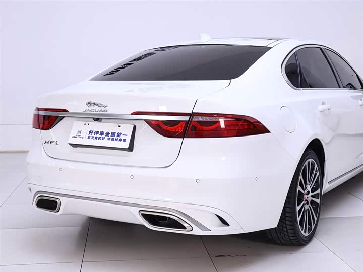 Jaguar XFL 2024 2.0 T P 250 2 WD — фото 8