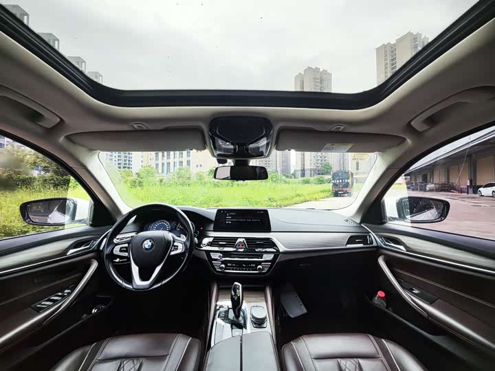 BMW 5-Series 2018 530 Li Leading — фото 9