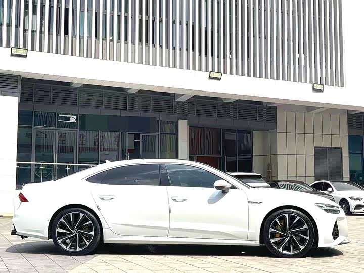 Audi A7L 2022 55 TFSI quattro S-line — фото 8