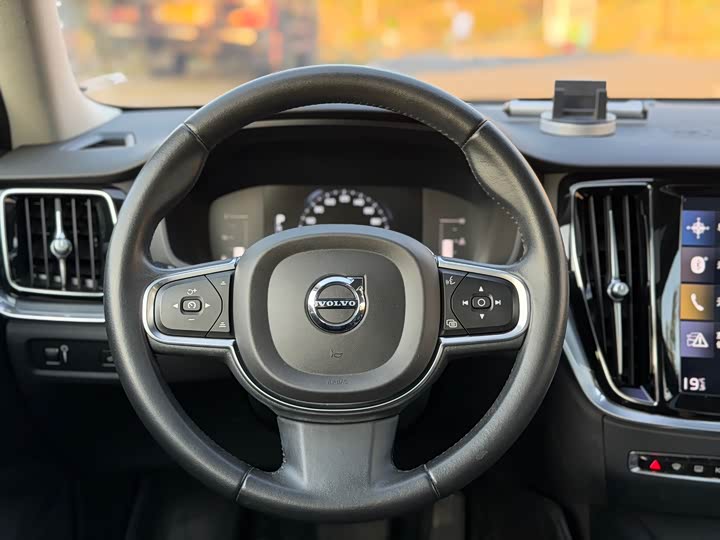 Volvo S60 2020 T 4 — фото 14