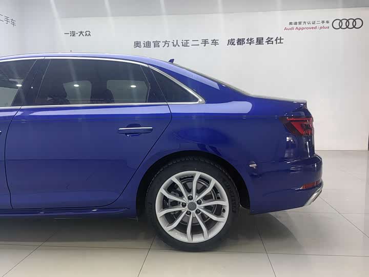 Audi A4L 2019 40 TFSI VI — фото 18