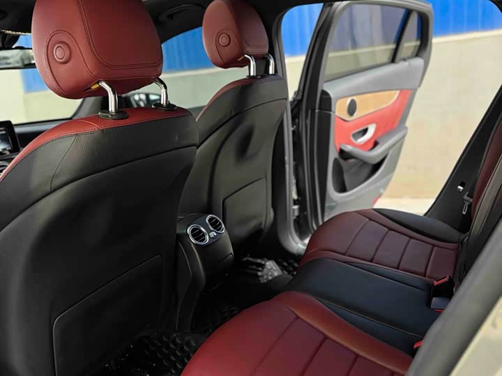 Mercedes-Benz GLC 2017 GLC 260 4 MATIC SUV — фото 10