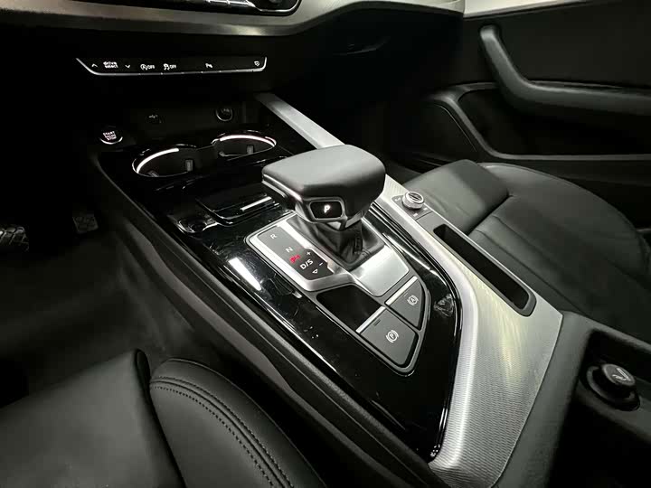 Audi A5 2024 Sportback 40 TFSI — фото 11