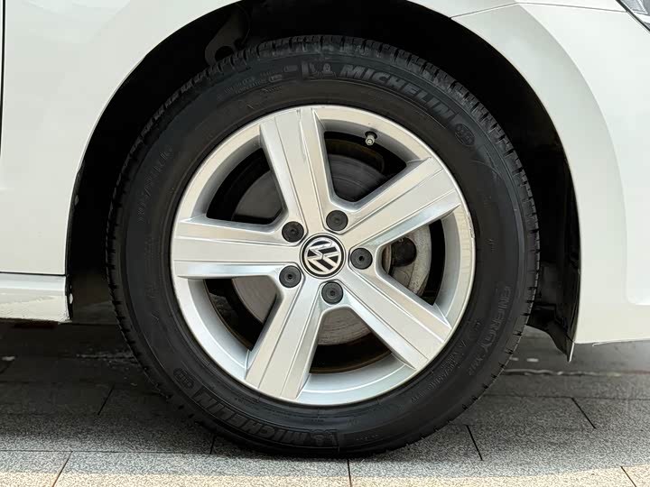 Volkswagen · 2016 1.6 L ATComfort — фото 12