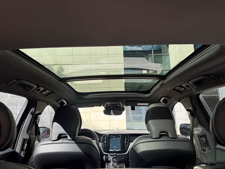 Volvo XC60 2019 T 5 4 WD VI — фото 13