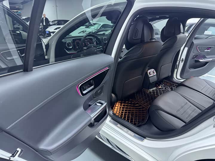 Mercedes-Benz C-Class 2024 C 260 L — фото 11