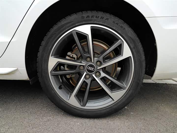 Audi A4L 40 TFSI стиль-динамик — фото 19